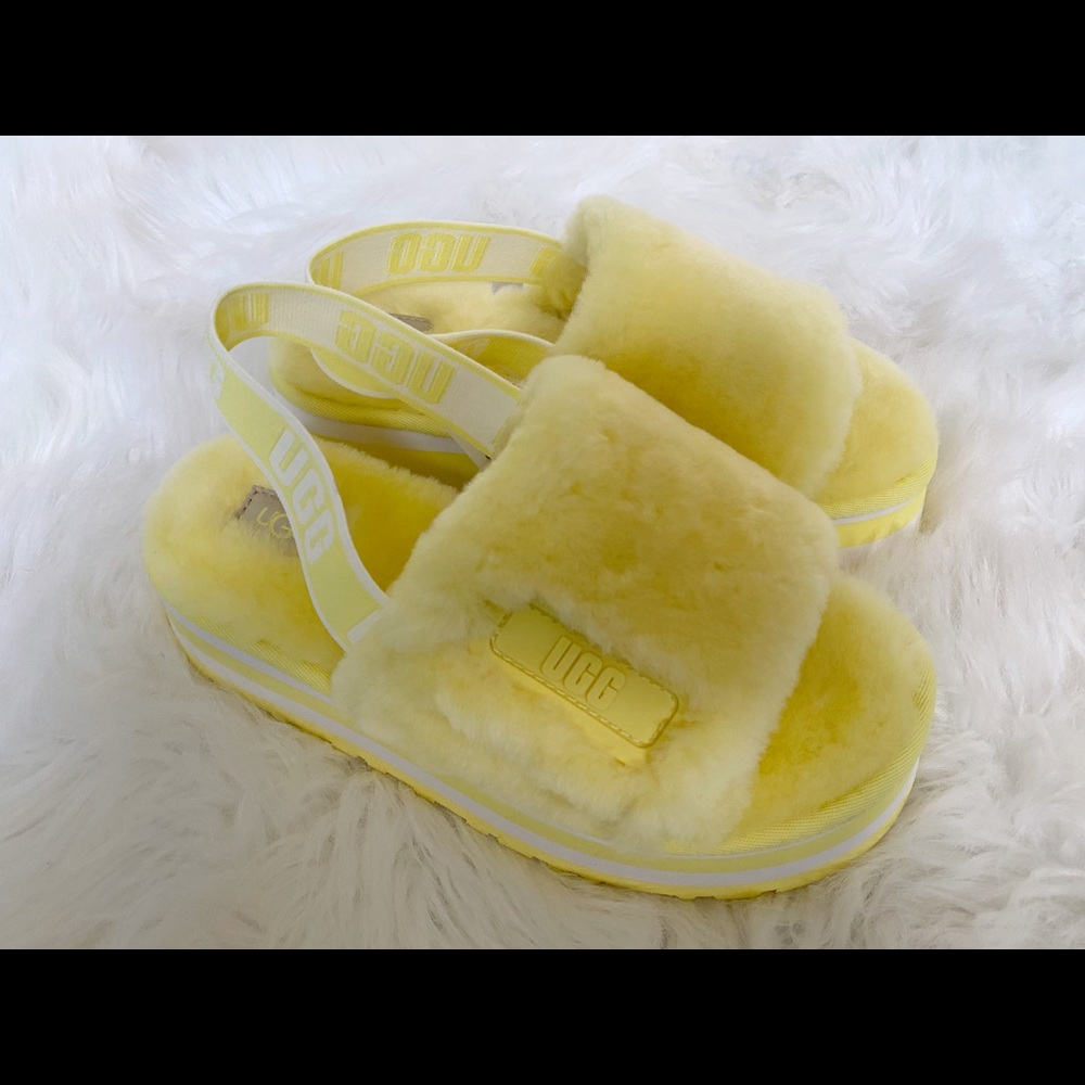 SOLD💕UGG WOMEN'S DISCO SLIDE FLUFF YEAH Slippers